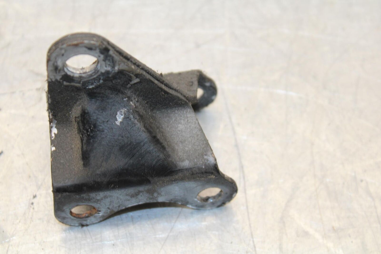 1979 Yamaha XS1100 ENGINE MOUNT MOTOR BRACKET BB572