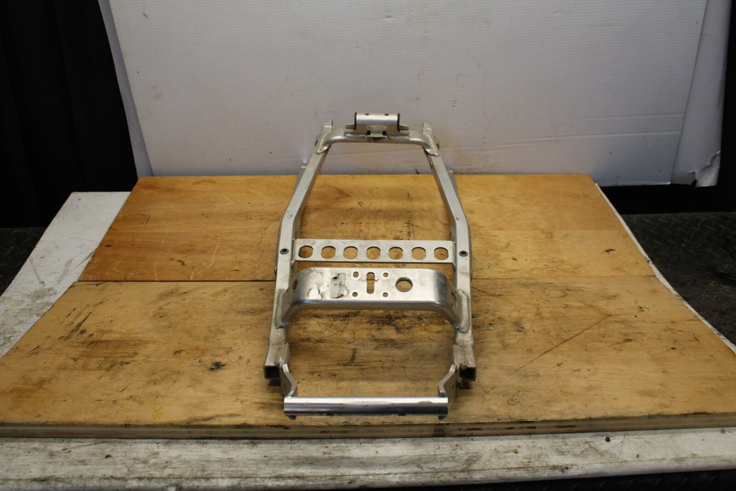 00-01 YAMAHA YZF R6 REAR SUBFRAME BACK SUB FRAME BB327