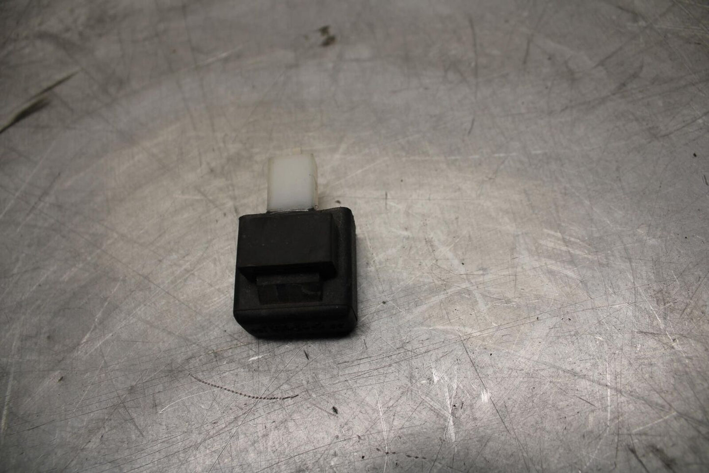 21 HUSQVARNA VITPILEN 401 TURN SIGNAL BLINKER RELAY FLASHER SWITCH BB467