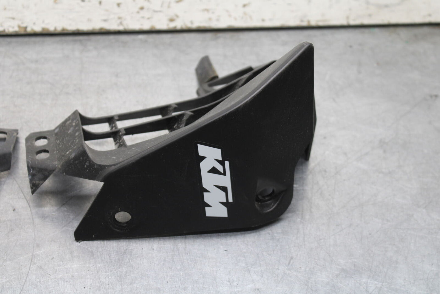 17-24 KTM 390 DUKE ENGINE RADIATOR RADIATER COVER GUARD SET PAIR BB734