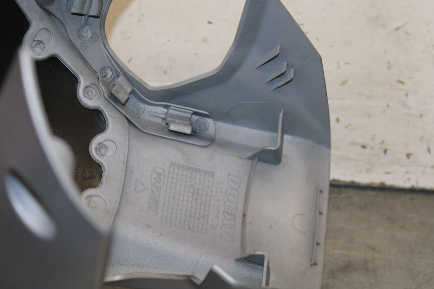 10-12 DUCATI MULTISTRADA 1200 FRONT WHEEL FENDER COWL FAIRING BB705