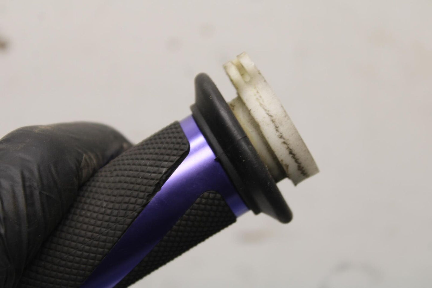 01-06 HONDA CBR600F4I RIGHT THROTTLE GRIP BB626