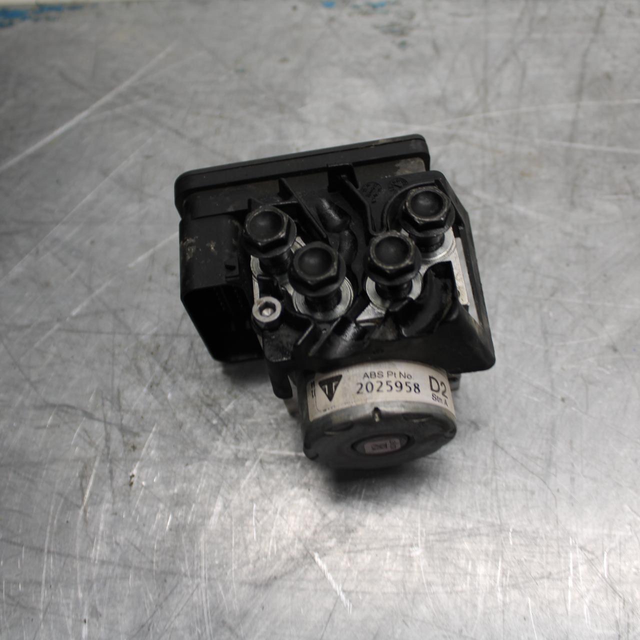 17-21 TRIUMPH STREET TRIPPLE R ABS ABS PUMP UNIT MODULE bb452
