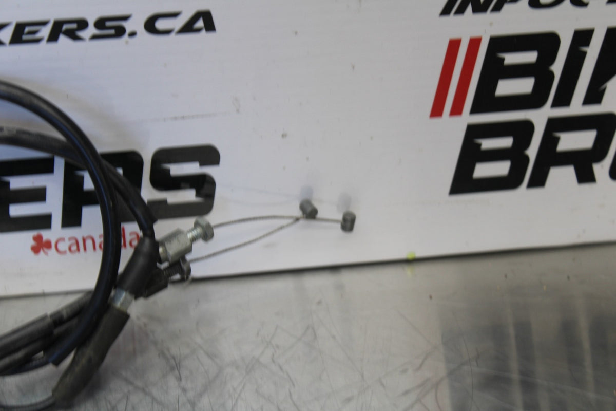 04-05 YAMAHA YZF R1 THROTTLE CABLES LINES BB173