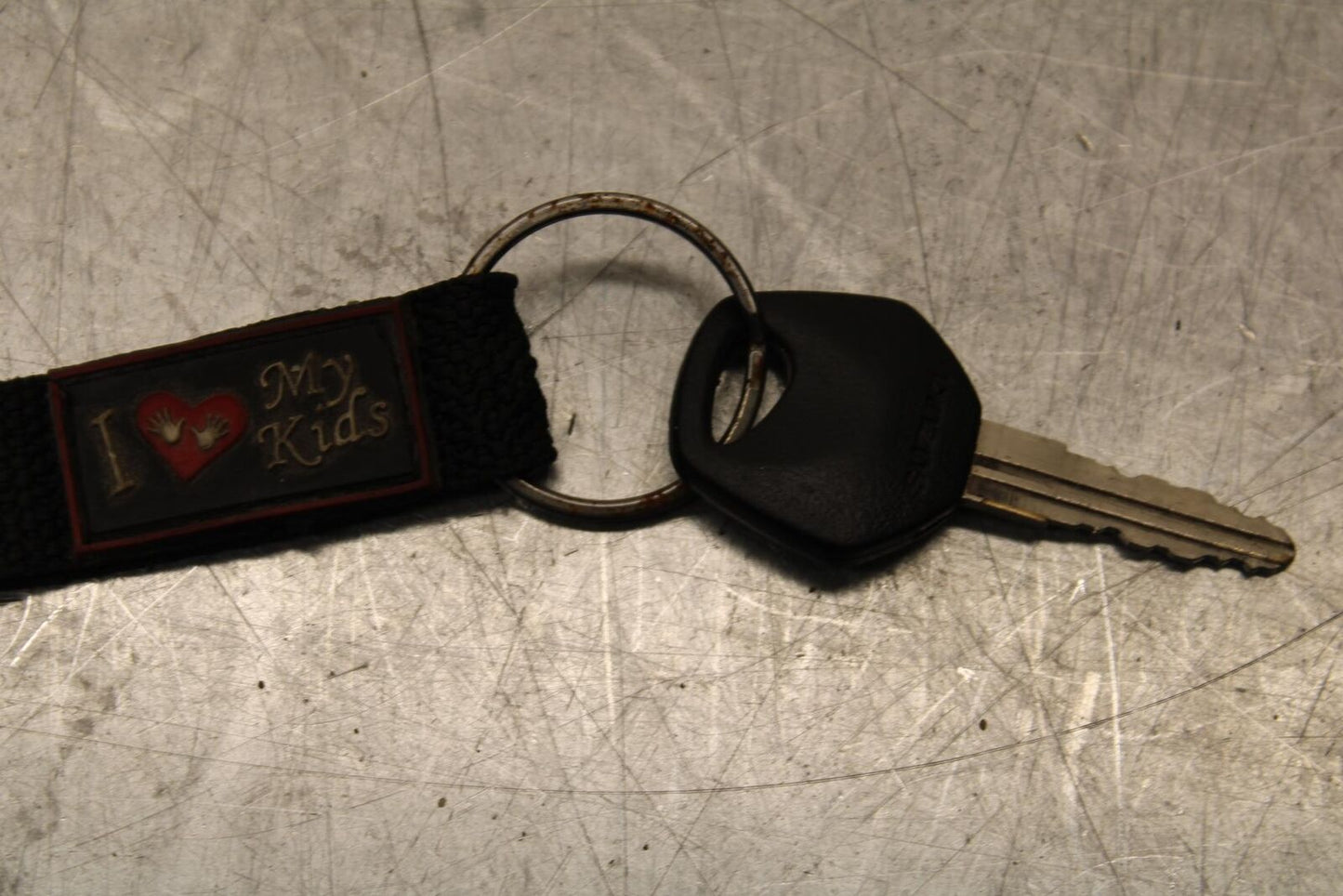 2004 Suzuki Intruder 1500 VL1500 IGNITION LOCK SET W/ GAS CAP, SEAT LOCK BB573