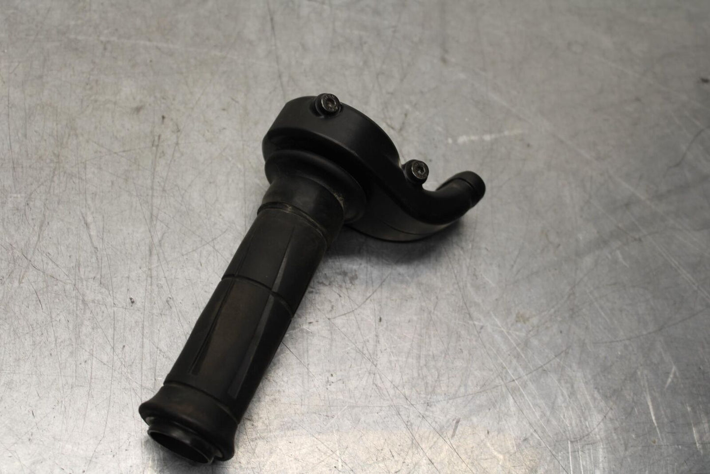 16-20 KAWASAKI ZX10R THROTTLE CABLE LINE HOUSING GUIDE BB591