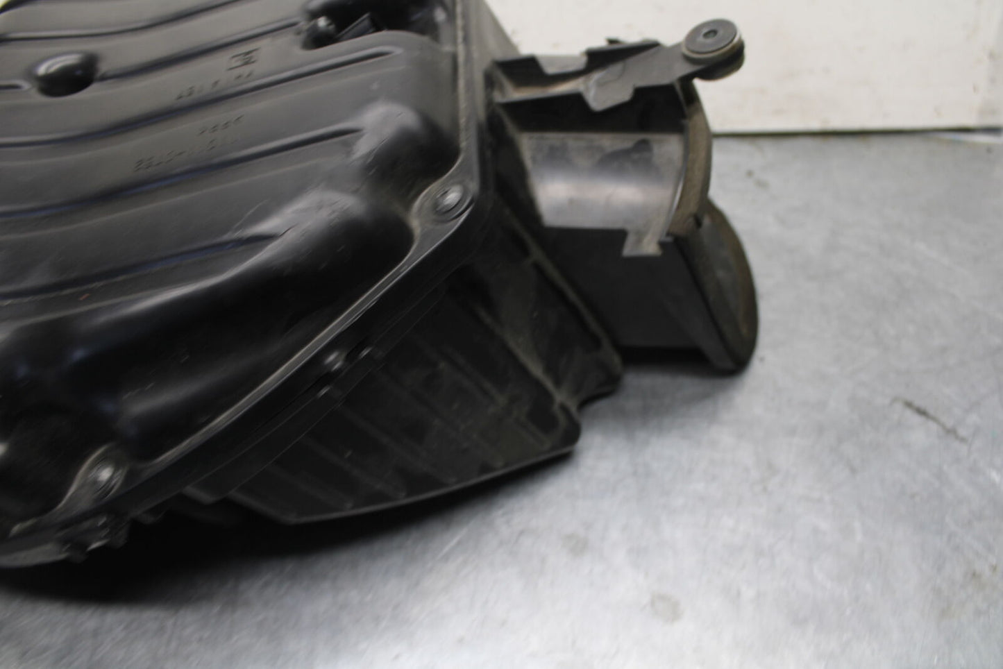 13-18 KAWASAKI NINJA ZX6R AIRBOX AIR INTAKE FILTER BOX BB682