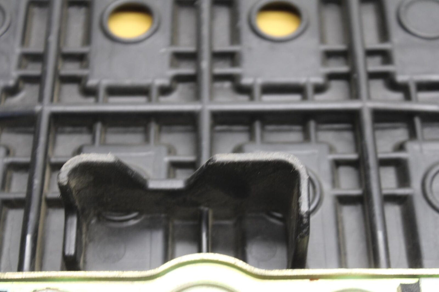 01-03 SUZUKI GSXR600 REAR BACK PASSENGER TANDEM SEAT PAD SADDLE PILLION BB621