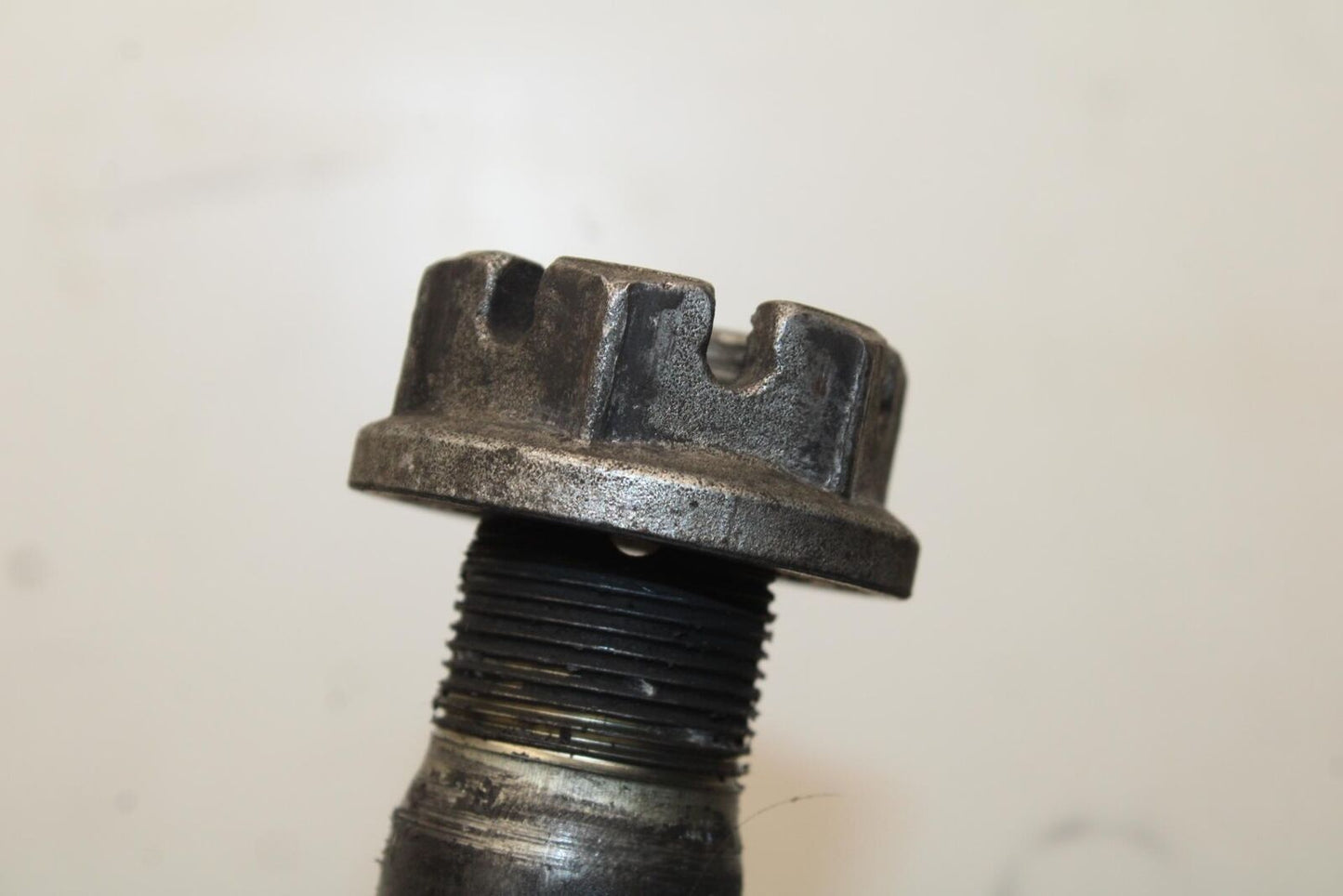 06-07 SUZUKI GSXR750 REAR AXLE BACK WHEEL RIM PIVOT BOLT AXEL 64711-49G10 BB613