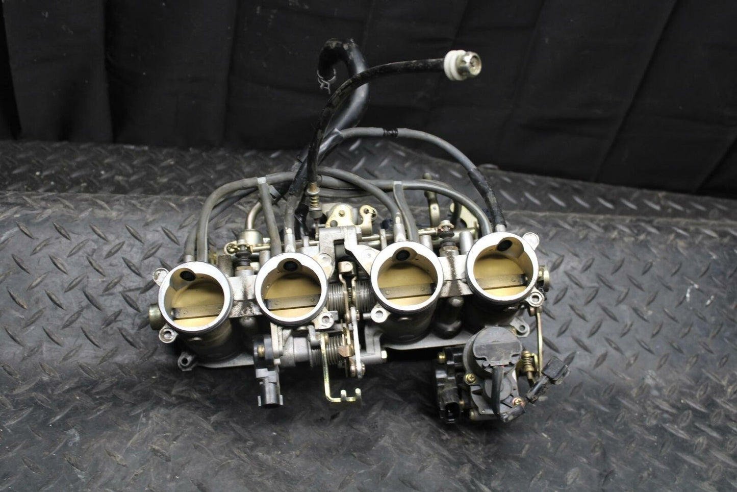 04-05 YAMAHA YZF R1 MAIN FUEL INJECTORS / THROTTLE BODIES BB225