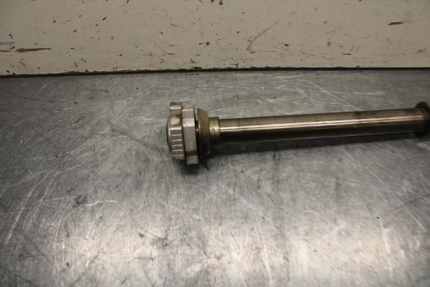 16-18 KTM 690 DUKE REAR AXLE BACK WHEEL RIM PIVOT BOLT AXEL BB631