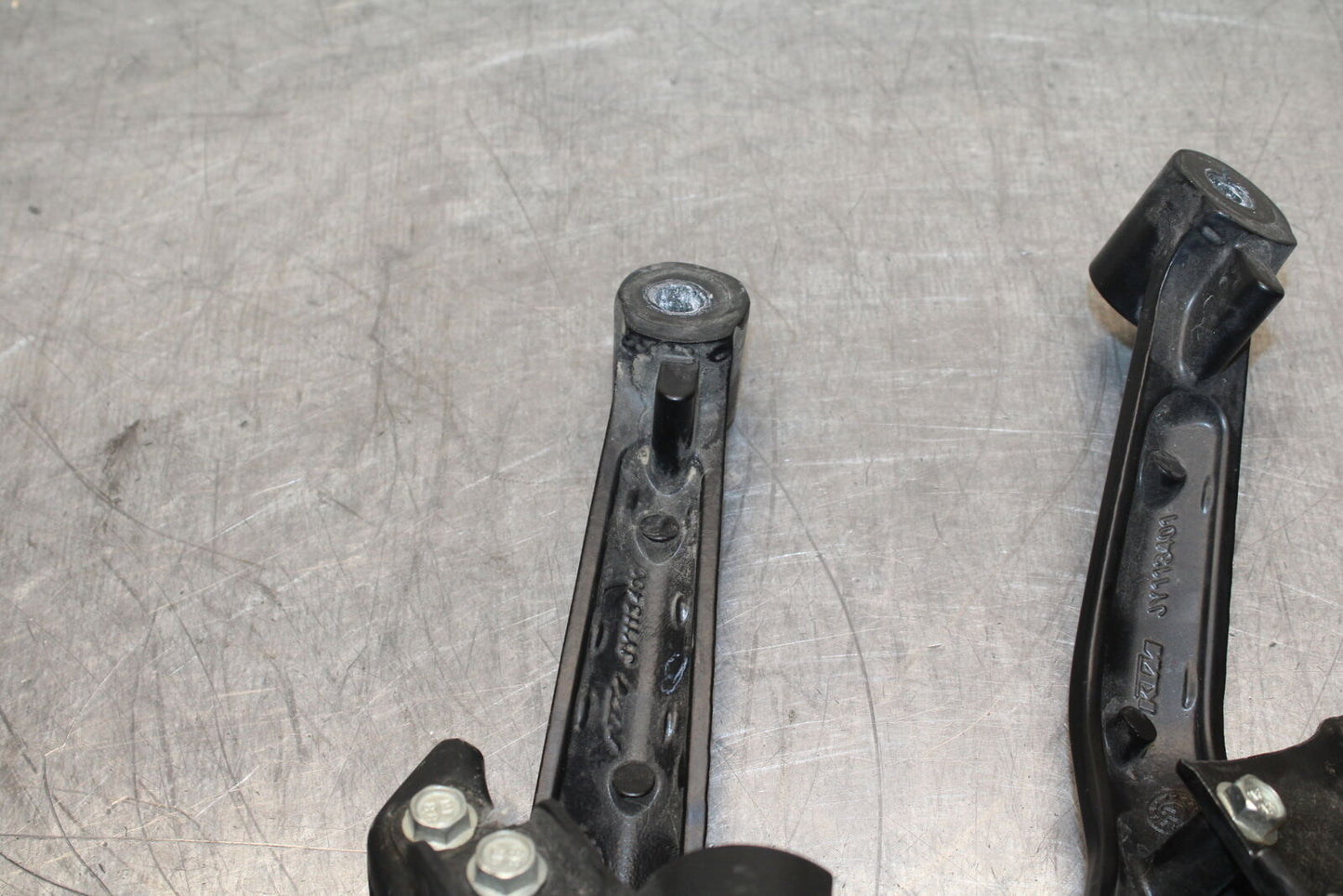 17-24 KTM 390 DUKE ENGINE MOTOR MOUNT STAY BRACKETS BB734