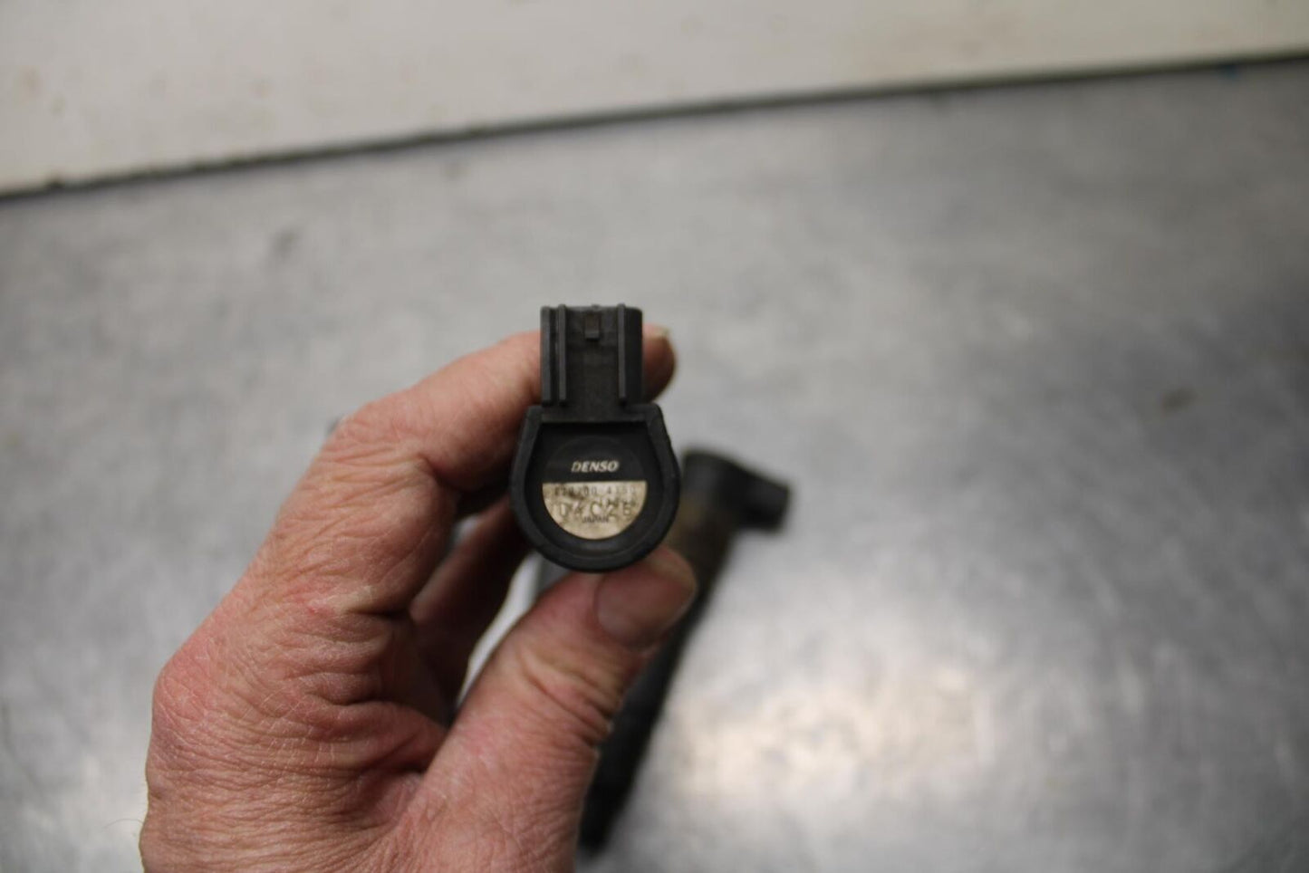 01 SUZUKI GSXR1000 IGNITION  COIL SPARK PLUG CAPS 33410-35F00 33410-35F10 BB100