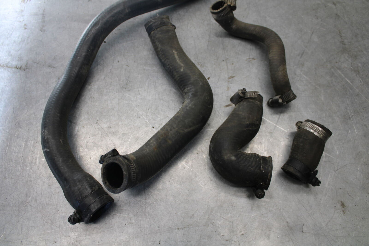 01-06 TRIUMPH TIGER 955I RADIATOR HOSES ENGINE COOLANT WATER PIPES SET BB693