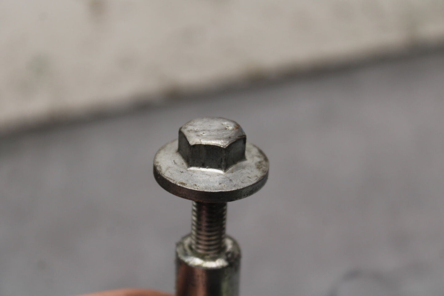 13-16 KTM 390 DUKE FRONT WHEEL RIM AXLE PIVOT BOLT BB748