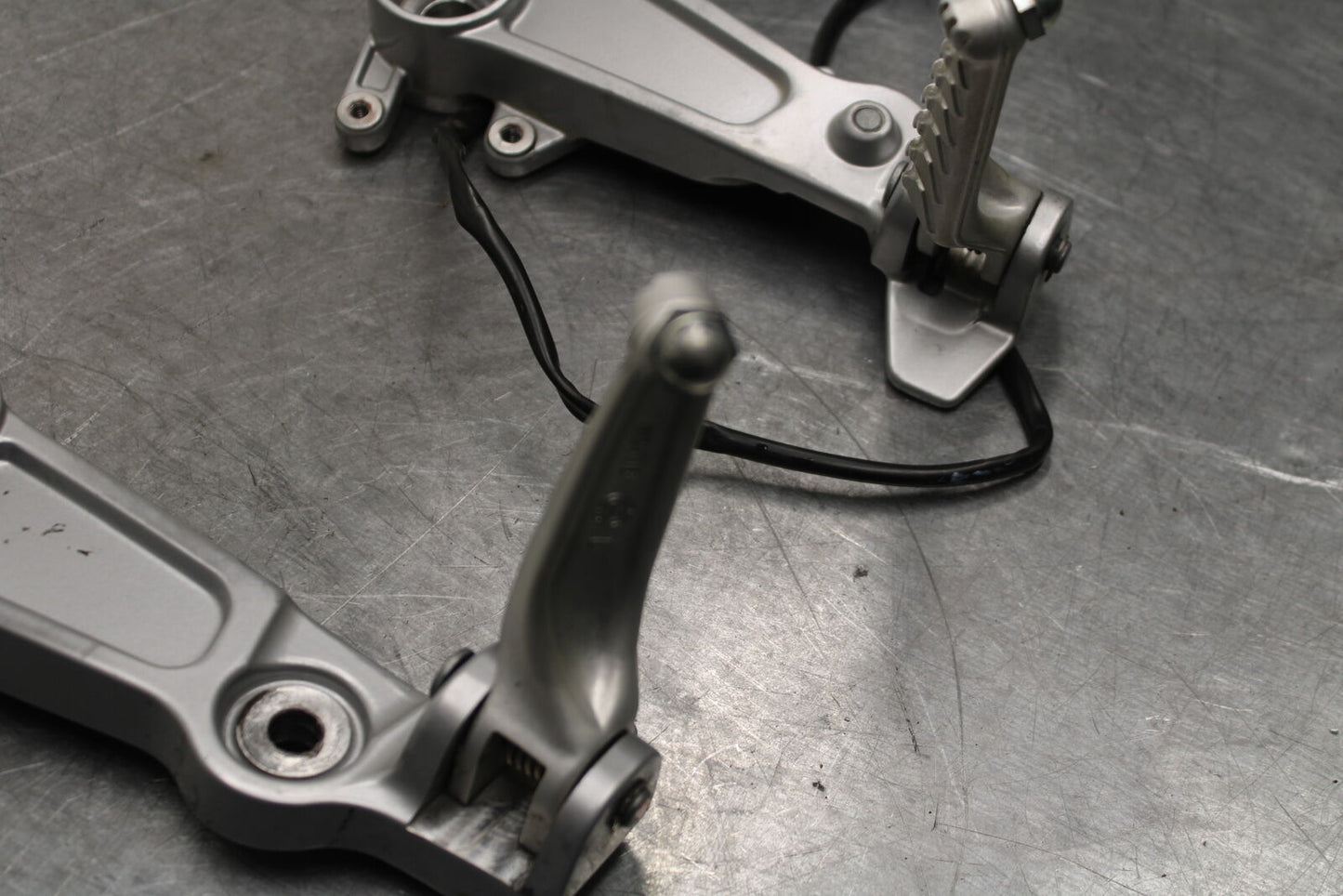 21-24 APRILIA TUONO 660 FACTORY RIGHT LEFT REARSETS REAR SET FOOT PEGS BB733