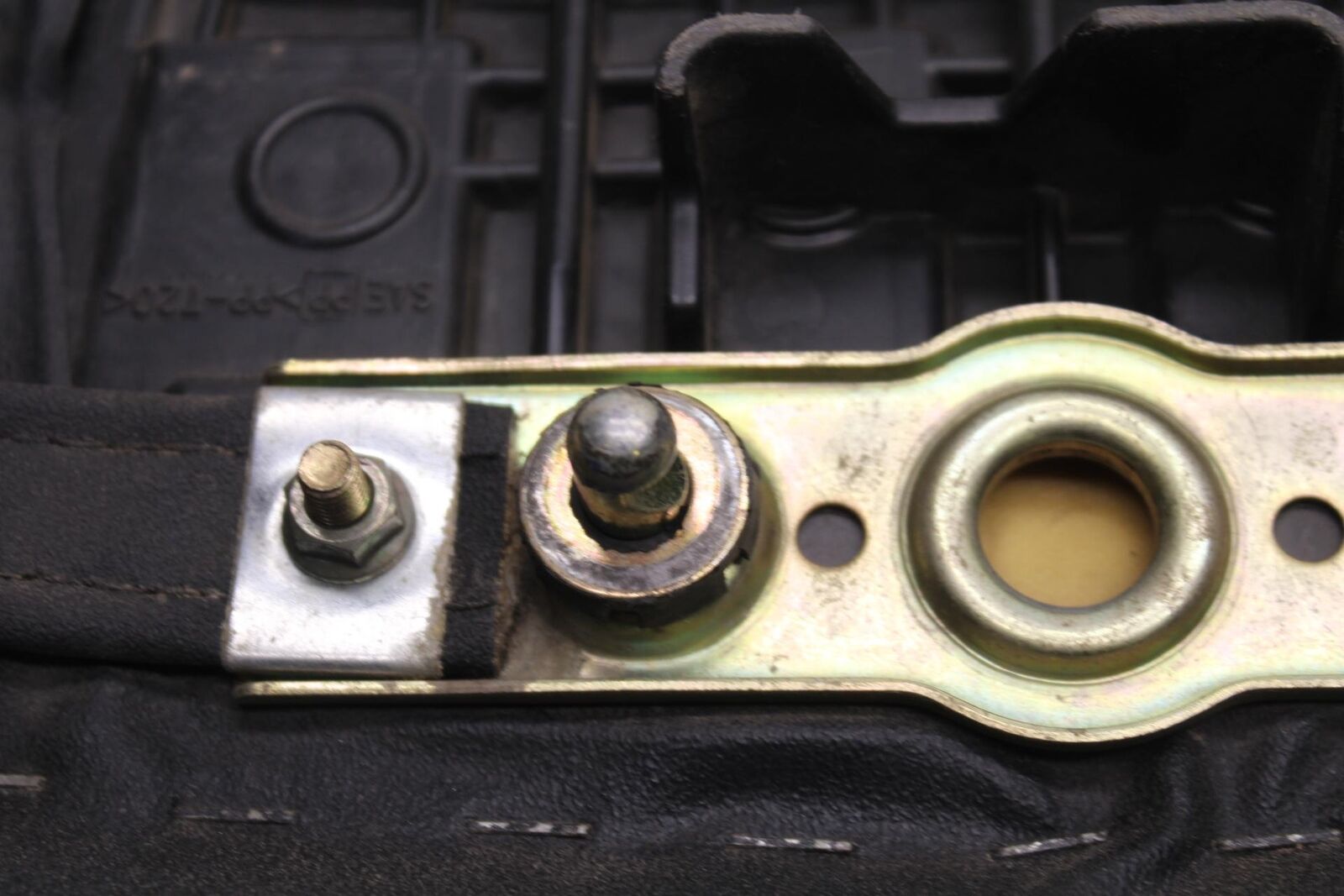 01-03 SUZUKI GSXR600 REAR BACK PASSENGER TANDEM SEAT PAD SADDLE PILLION BB621