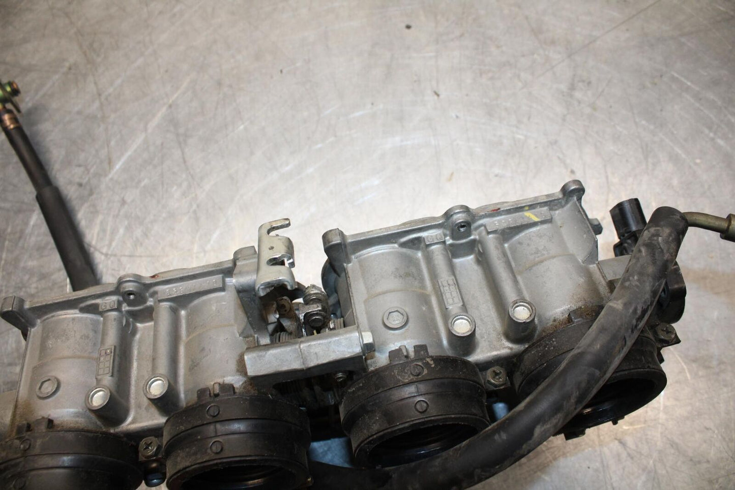 05-06 HONDA CBR600RR MAIN FUEL INJECTORS / THROTTLE BODIES 16401-MEE-A01 BB479