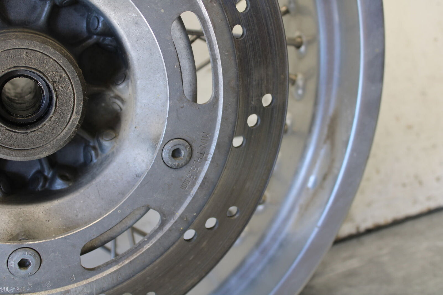 01-06 TRIUMPH TIGER 955I REAR RIM BACK RIM BB693