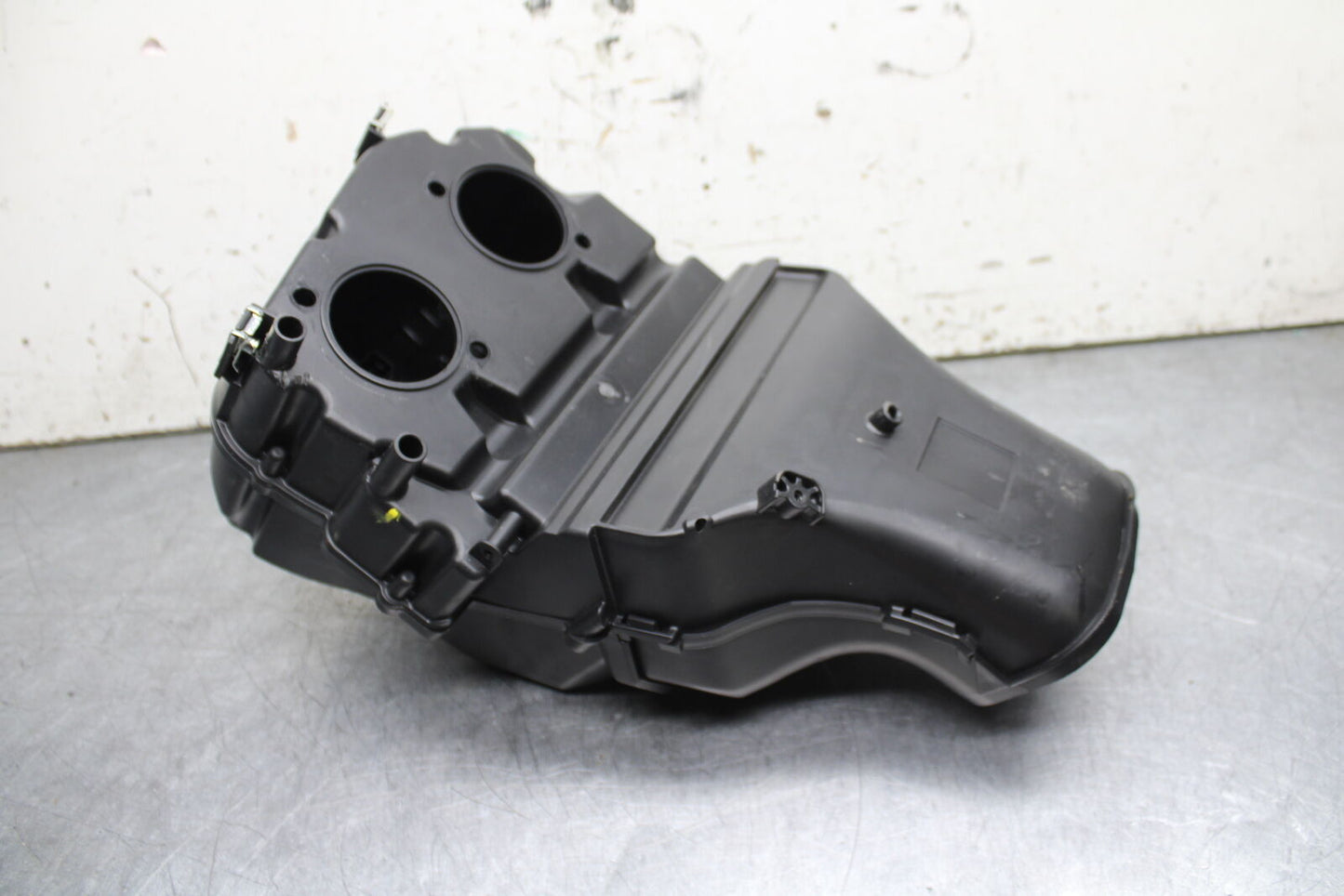 21-24 APRILIA TUONO 660 FACTORY AIRBOX AIR INTAKE FILTER BOX BB733
