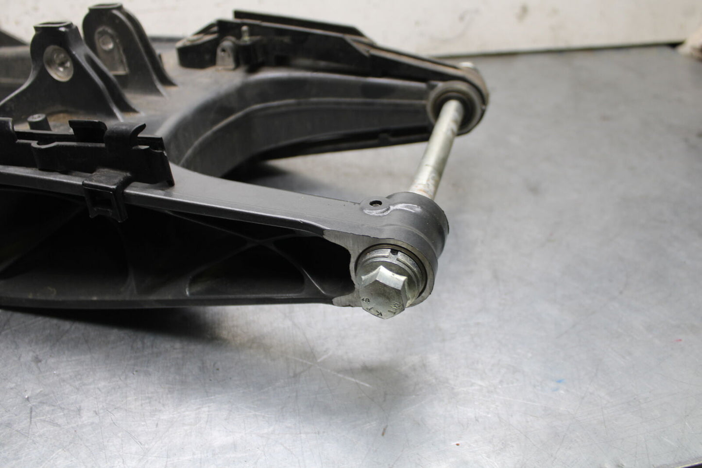 17-24 KTM 390 DUKE REAR SWINGARM BACK SUSPENSION SWING ARM BB734