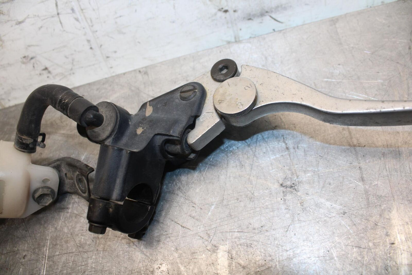 1998 Suzuki TL1000S FRONT BRAKE MASTER CYLINDER w/ LEVER BB508