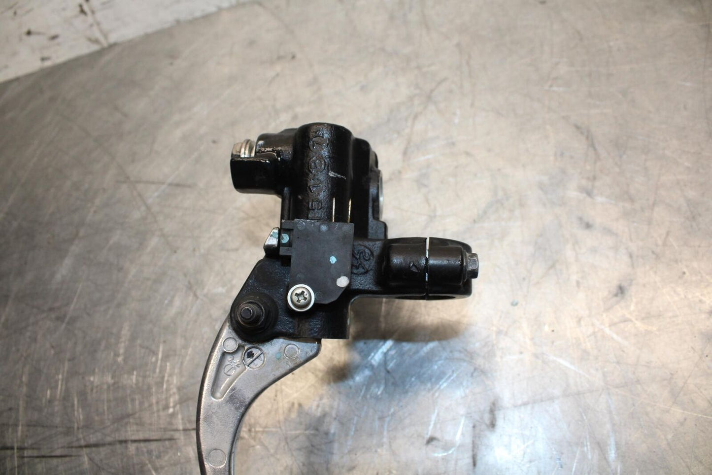 17 KAWASAKI VERSYS-X 300 FRONT BRAKE MASTER CYLINDER w/ LEVER BB504