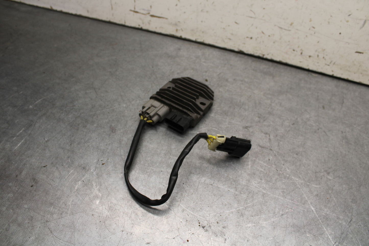 09-11 TRIUMPH DAYTONA 675 RECTIFIER VOLTAGE REGULATOR BB652