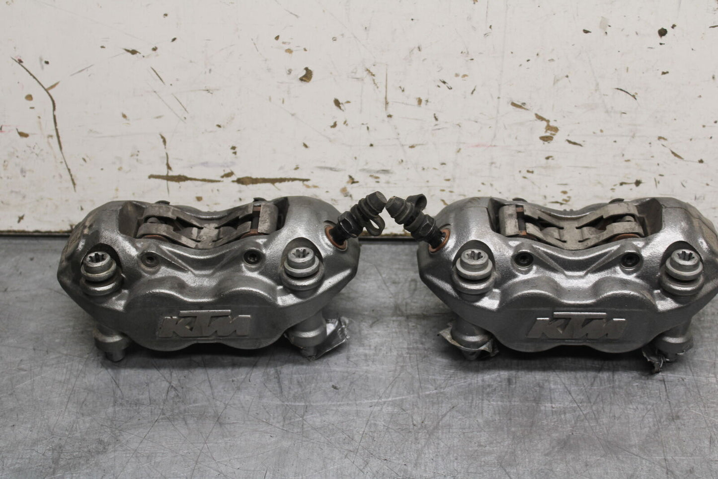 21-24 KTM 890 ADVENTURE R RIGHT LEFT FRONT BRAKE CALIPER SET PAIR CALIPERS BB723