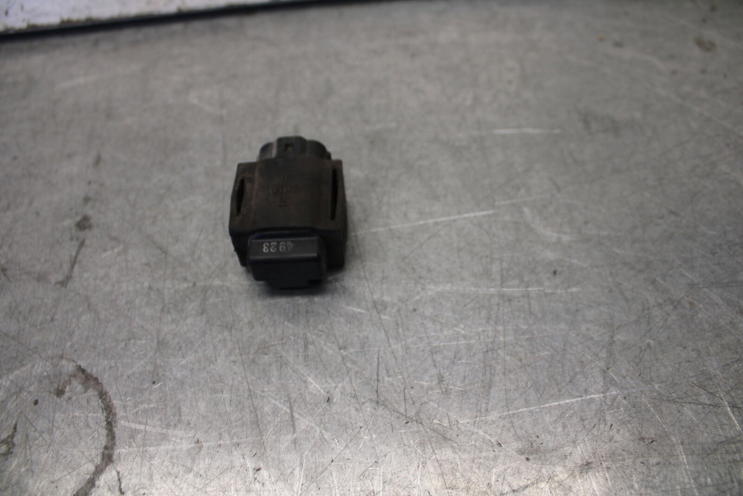 04 SUZUKI GSXR600 TIP OVER BANK ANGLE CRASH SENSOR SWITCH 33960-06G00 BB676