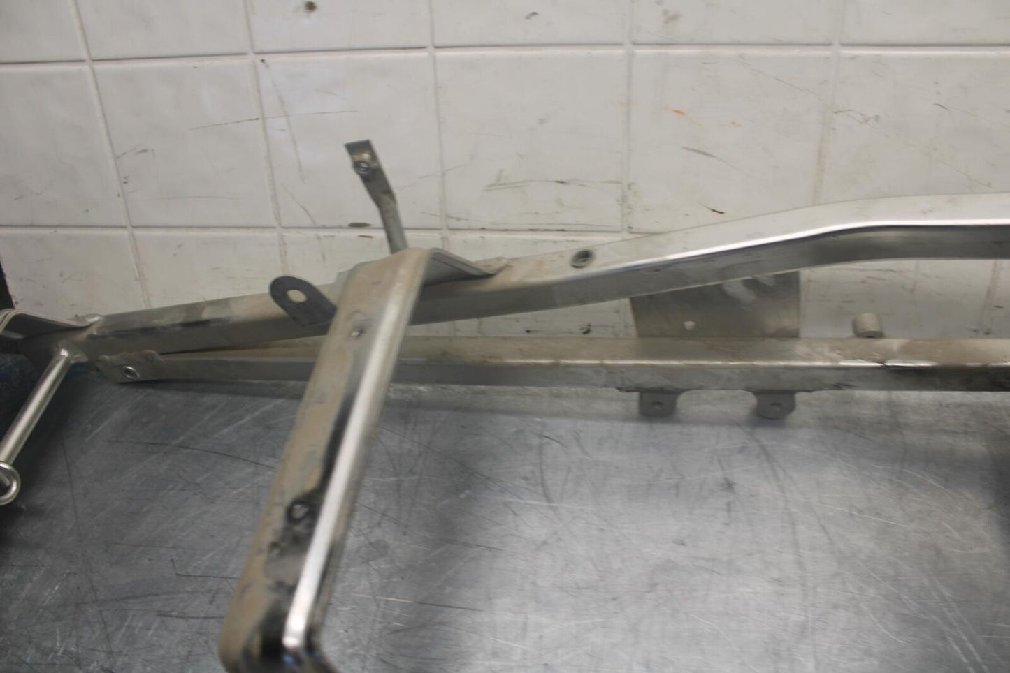 98-99 HONDA CBR900RR REAR SUBFRAME BACK SUB FRAME BB458