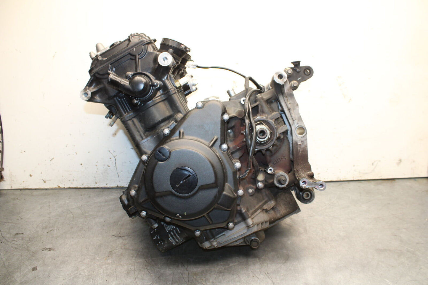 19-22 KAWASAKI Z400 ENGINE MOTOR BB738