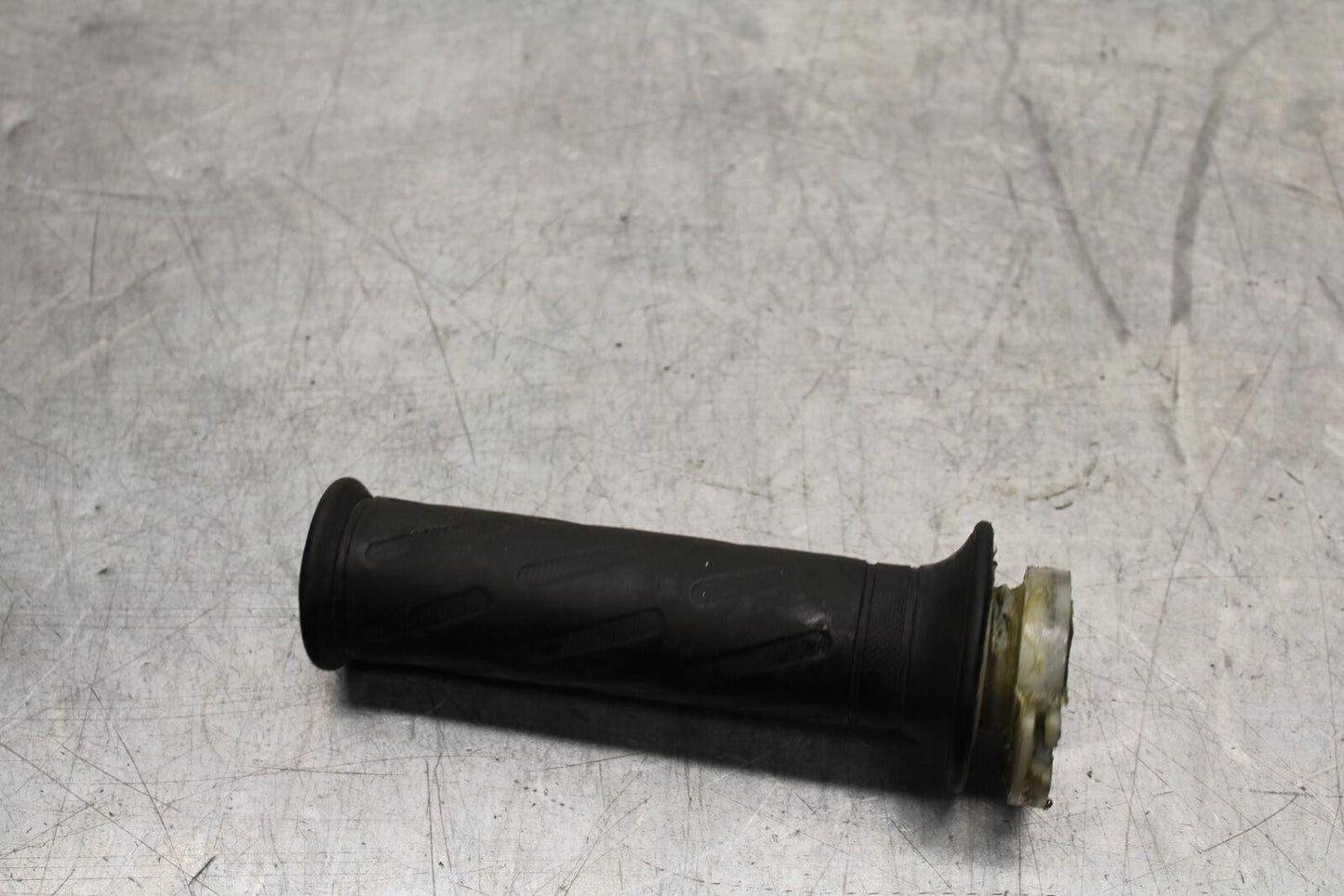 1999 Suzuki GSXR600 RIGHT THROTTLE GRIP 57110-46E02 BB580