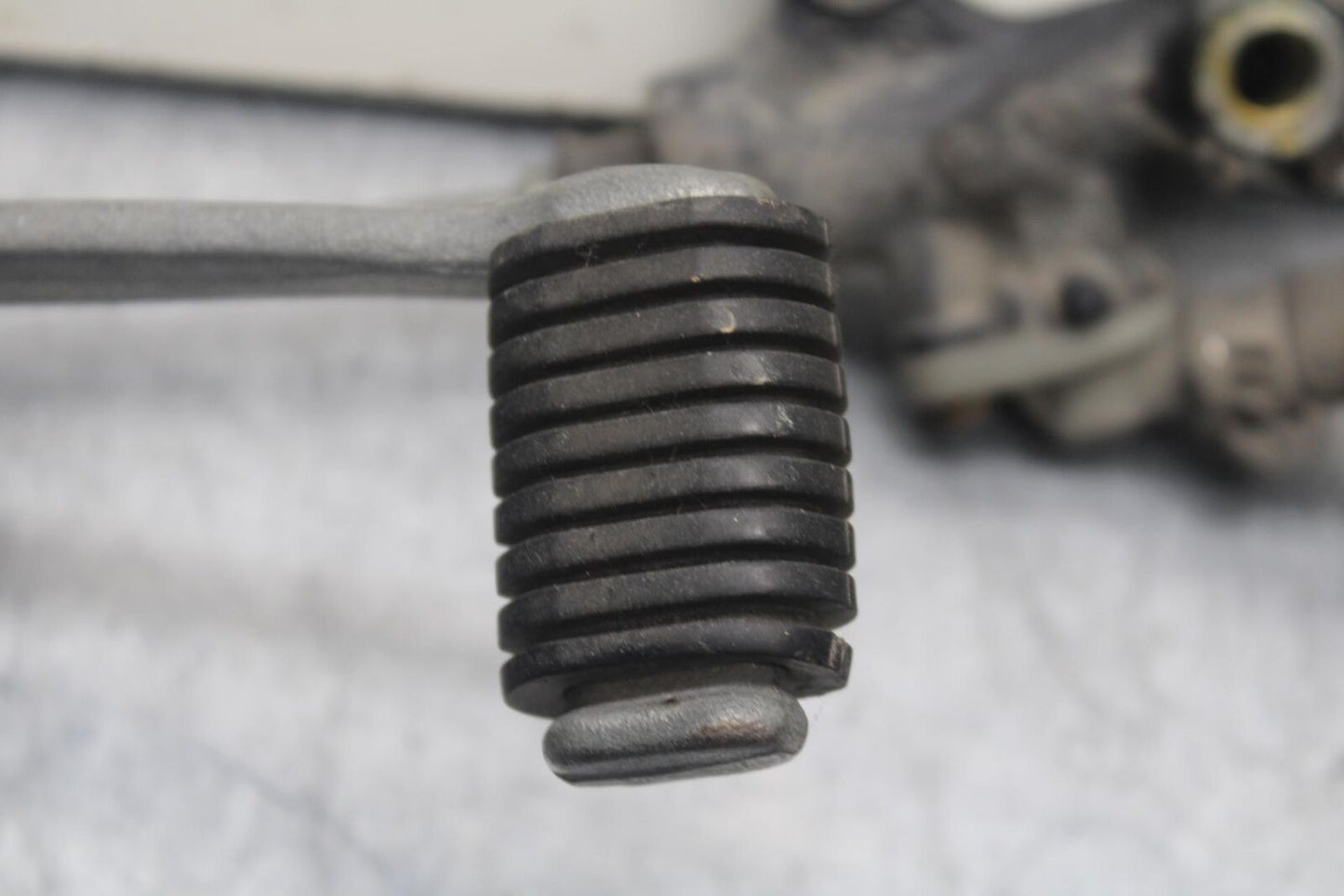 1988 Yamaha FZ600 RIGHT REARSET REAR SET DRIVER FOOT PEG REST STOP BB601