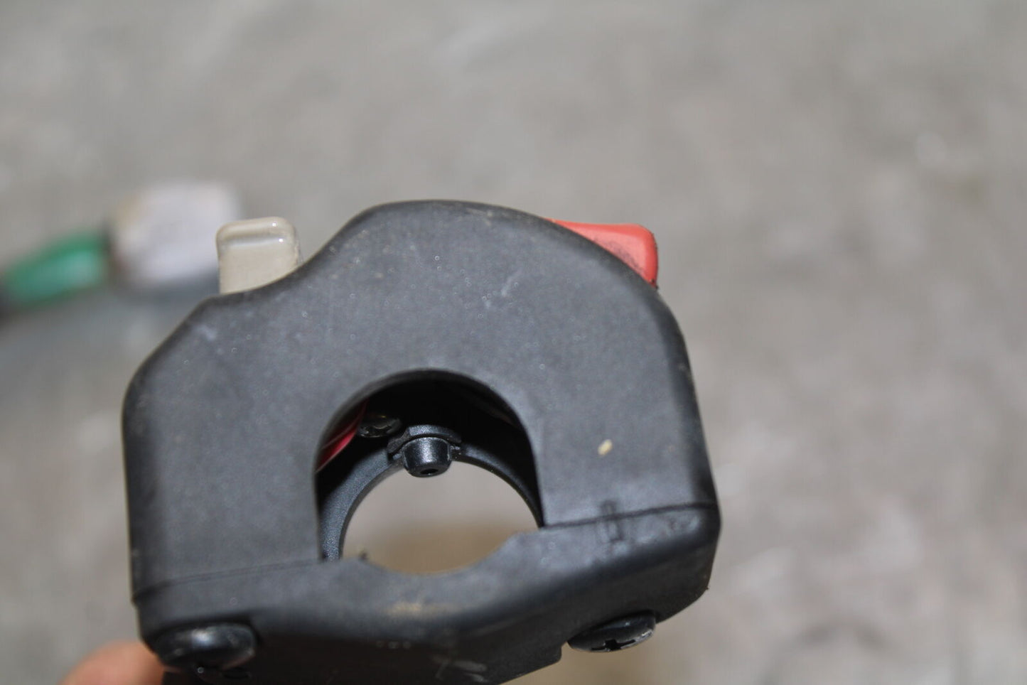 19-23 KAWASAKI NINJA ZX6R RIGHT CLIP ON HANDLE KILL OFF START SWITCH BB701