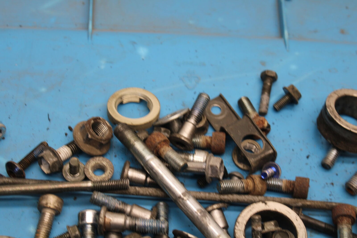 04-05 SUZUKI GSXR600 ENGINE MOUNTING BOLTS HARDWARE MOTOR SCREWS BB658