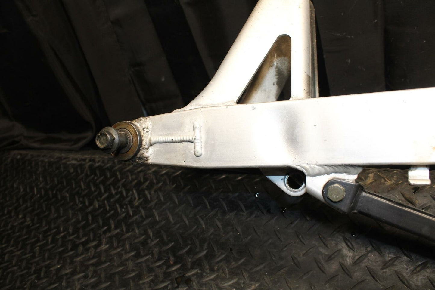 86 SUZUKI GS750ES REAR SWINGARM BACK SUSPENSION SWING ARM BB233