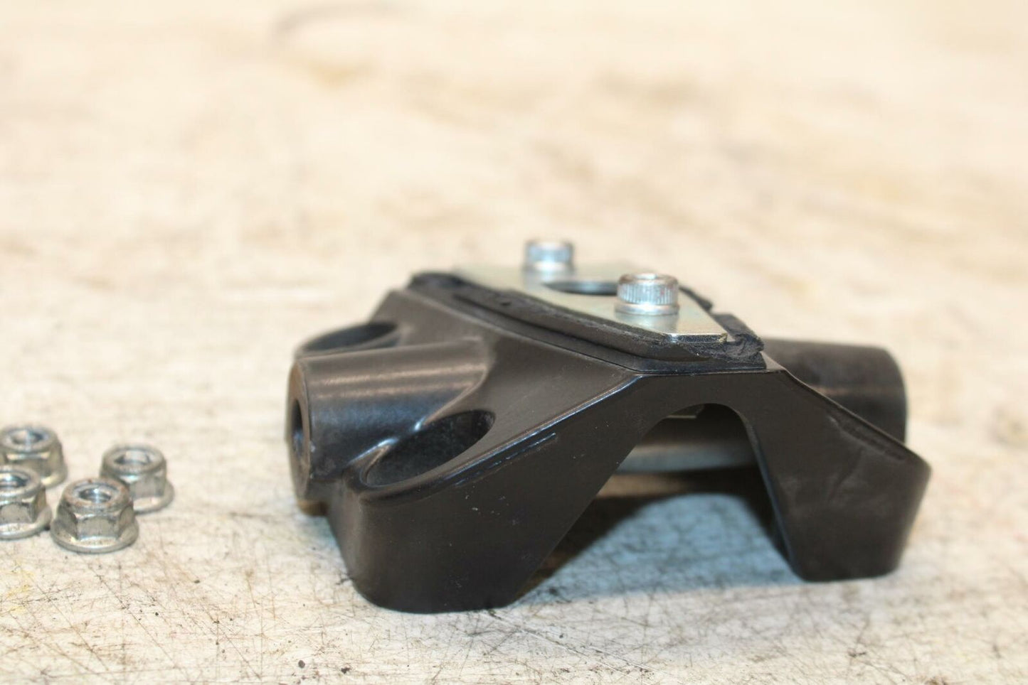 08-10 DUCATI 848 FRONT TAIL MOUNTING BRACKET MOUNT BB369