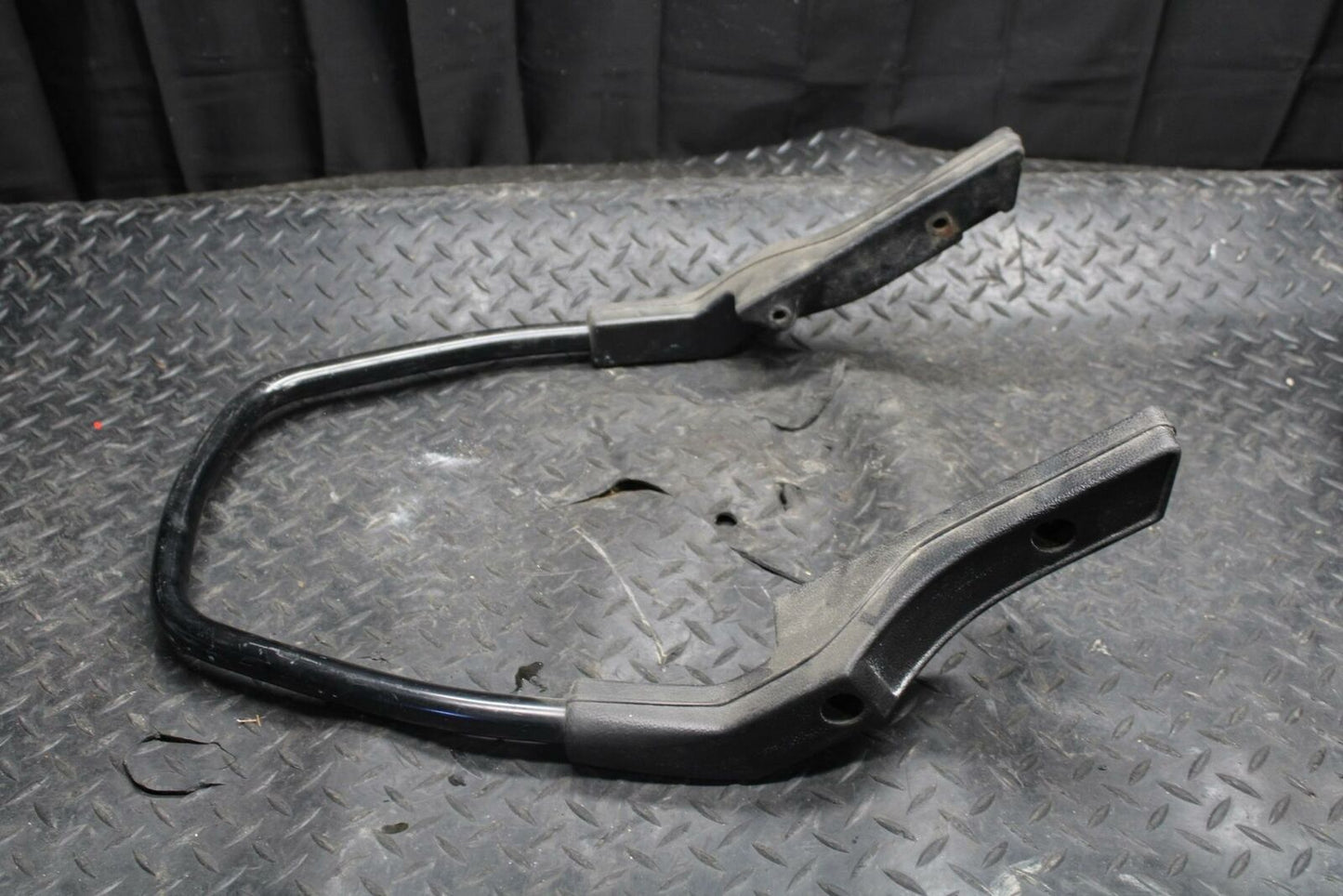86 SUZUKI GS750ES PASSENGER REAR SEAT GRAB BAR HANDLE SET BB233