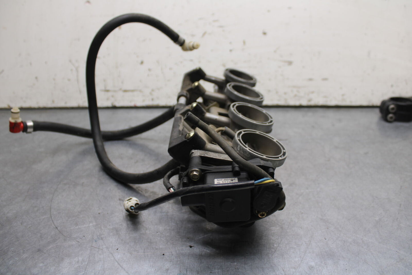 03-04 TRIUMPH DAYTONA 600 MAIN FUEL INJECTORS / THROTTLE BODIES BB745