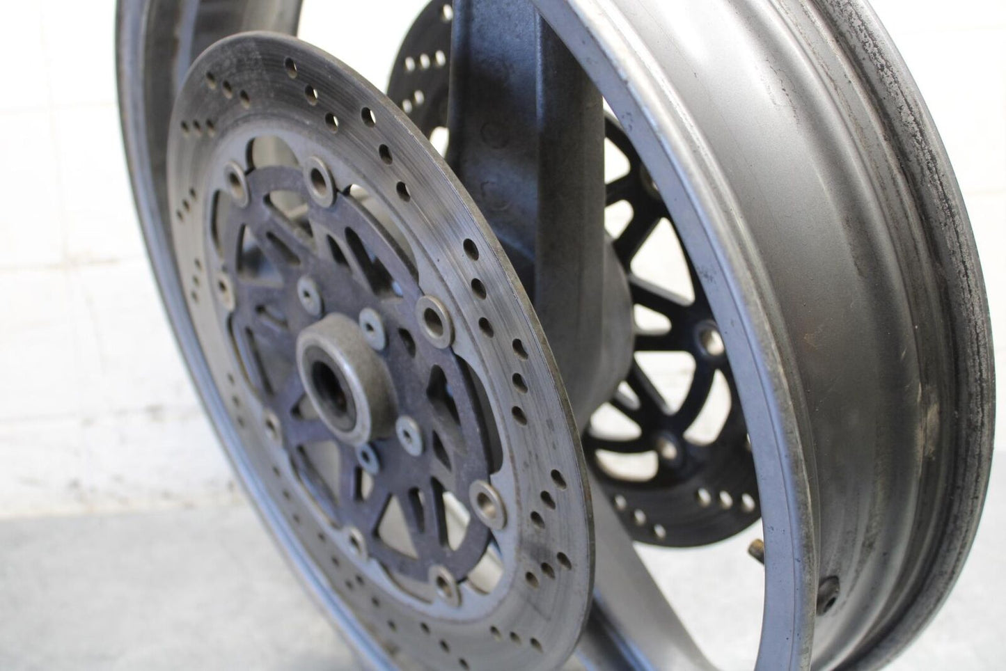 00-01 KAWASAKI ZZR600 FRONT LEFT RIGHT BRAKE ROTORS AND WHEEL RIM BB568