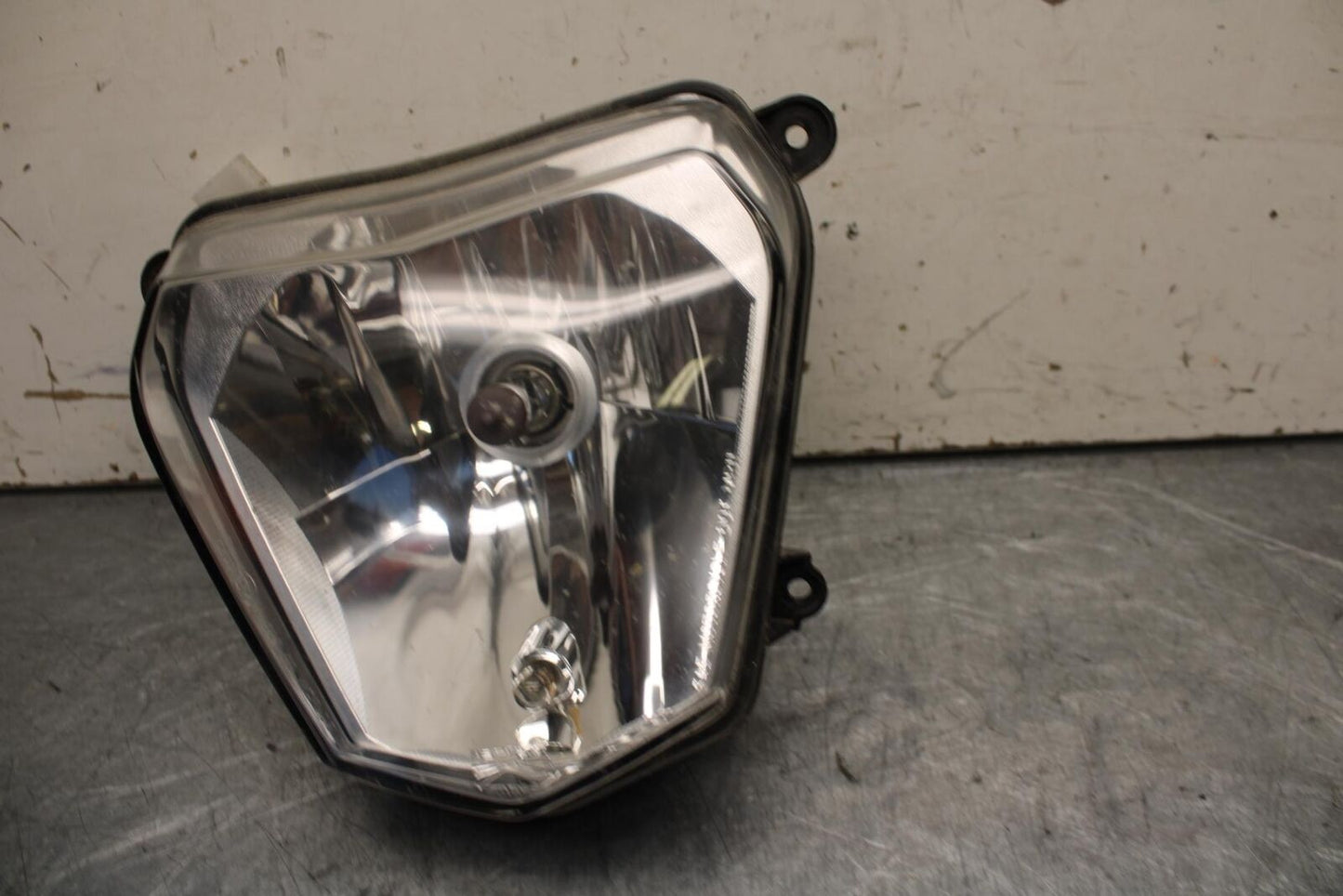 16-18 KTM 690 DUKE FRONT HEADLIGHT HEAD LIGHT LAMP BB631