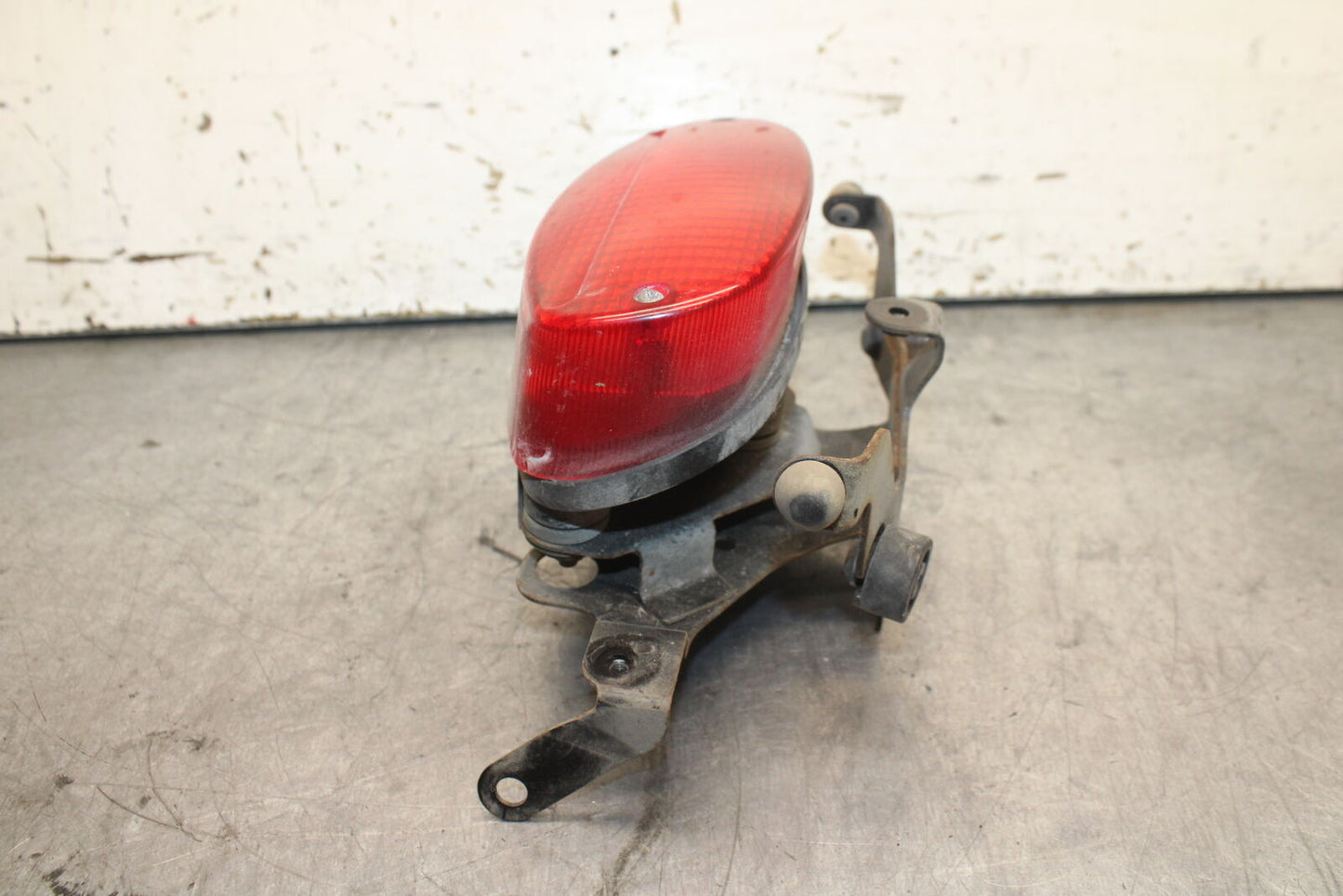 96-07 YAMAHA YZF600R REAR TAIL TAILLIGHT BACK BRAKE LIGHT BB746