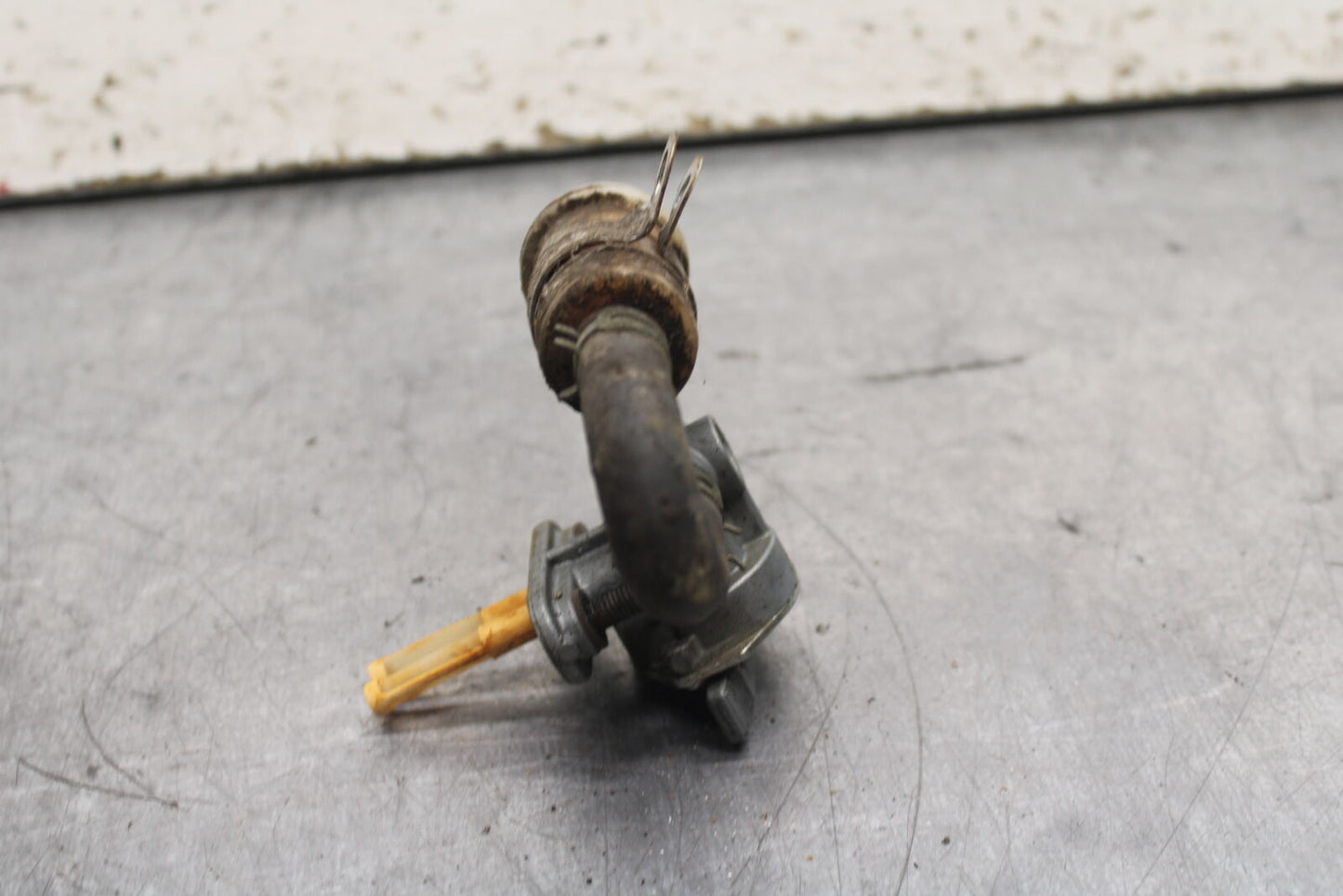 96-07 YAMAHA YZF600R FUEL GAS TANK PETCOCK SHUT ON OFF VALVE BB746