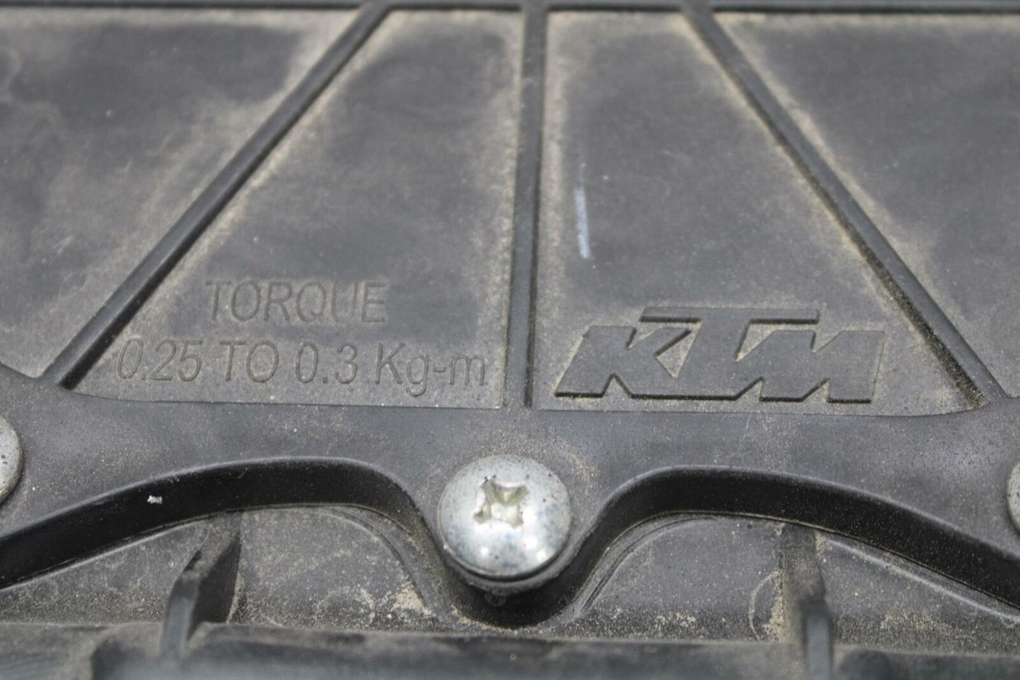 18-20 HUSQVARNA VITPILEN 401 AIRBOX AIR INTAKE FILTER BOX BB248
