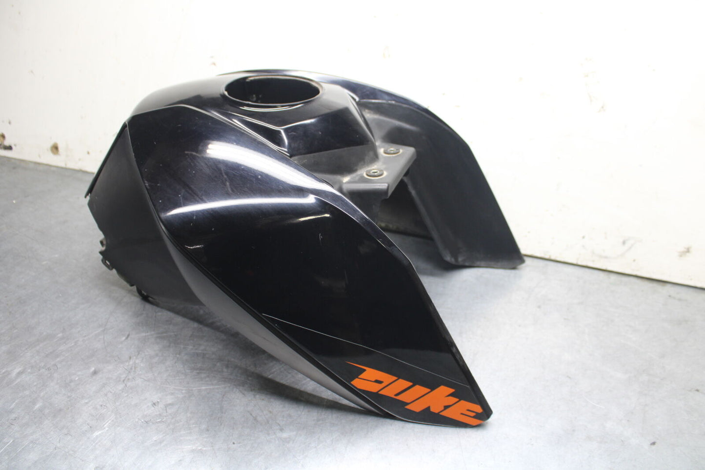 13-16 KTM 390 DUKE GAS TANK FUEL CELL COVER FAIRING COWL BB748