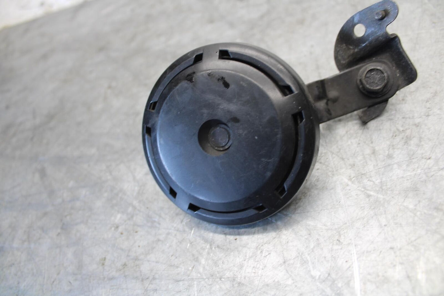 22-23 HUSQVARNA SVARTPILEN 401 HORN SIGNAL BB541