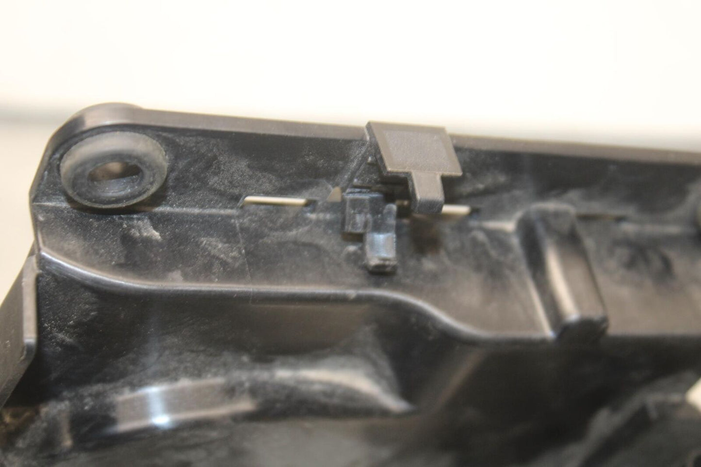 20-23 BMW F900R REAR BACK TAIL UNDERTAIL BATTERY TRAY PLASTIC BB603