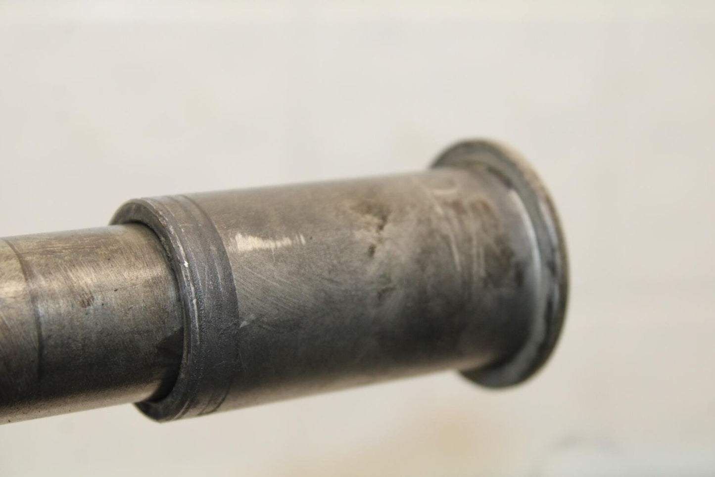 1999 Suzuki GSXR600 FRONT WHEEL RIM AXLE PIVOT BOLT BB580