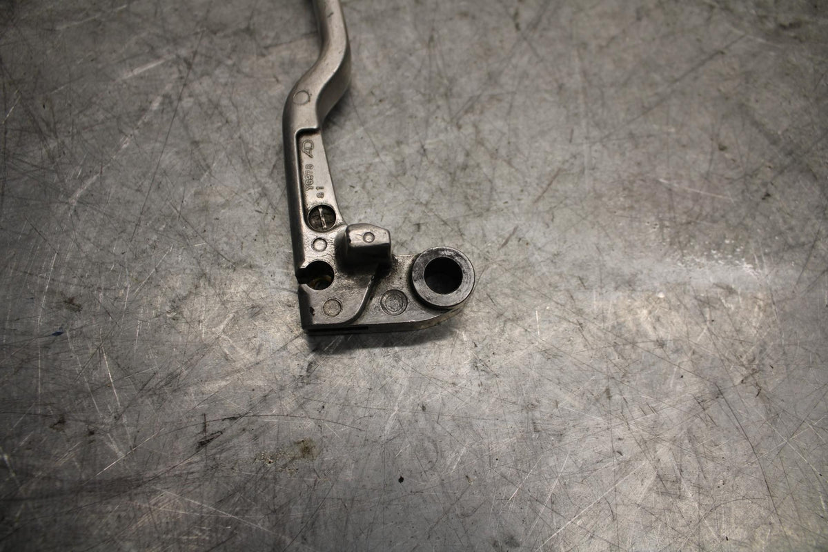 2015 Yamaha YZF R3 LEFT HANDLEBAR CLIPON CLUTCH LEVER BB526
